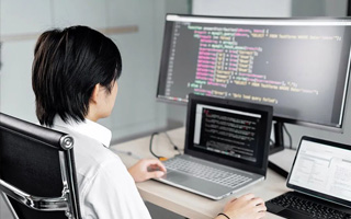 西藏 ,php声明和调用变量的符号是什么？